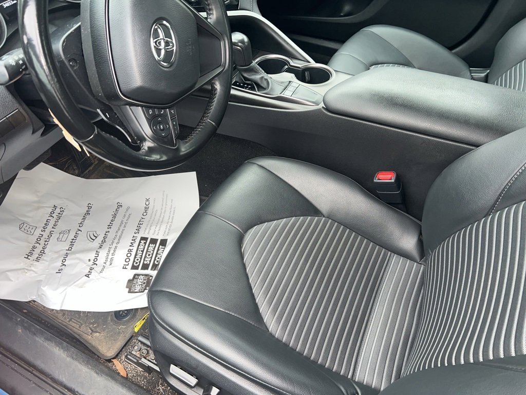 Used 2023 Toyota Camry SE image 3