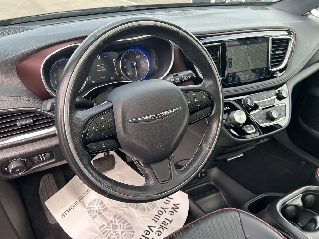 Used 2019 Chrysler Pacifica Limited image 24