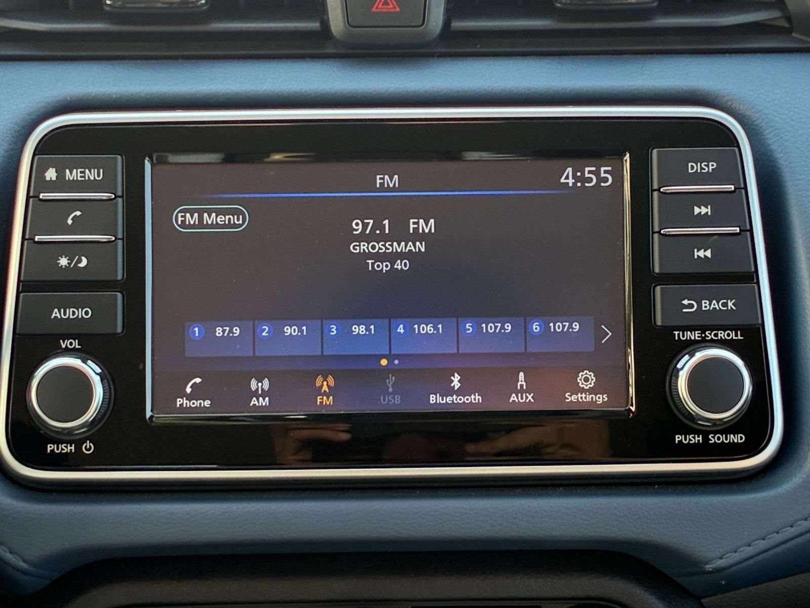 Used 2025 Nissan Versa SV FWD image 19