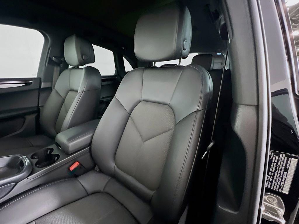 Certified 2023 Porsche Macan image 21