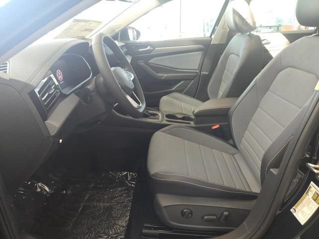 New 2025 Volkswagen Jetta SE FWD image 17