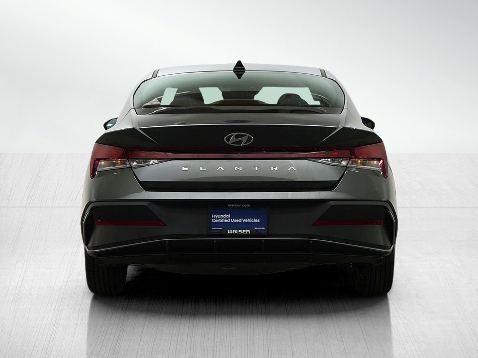 Certified 2025 Hyundai Elantra SE image 4