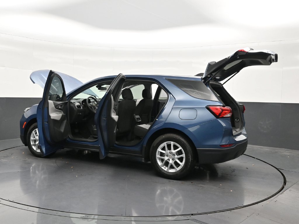 Used 2024 Chevrolet Equinox LS FWD image 37