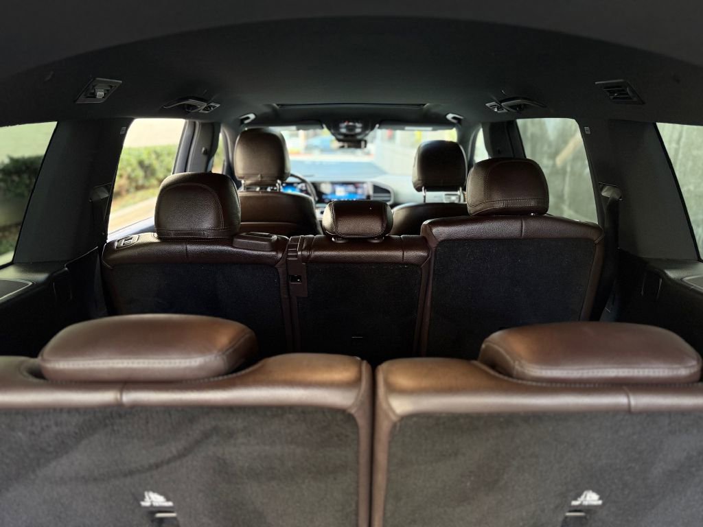 Used 2021 Mercedes-Benz GLS 450 4MATIC image 26