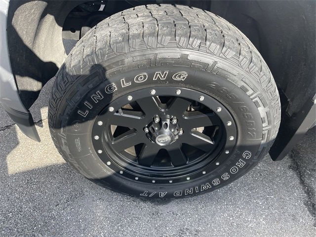 Used 2015 Chevrolet Colorado Z71 image 2