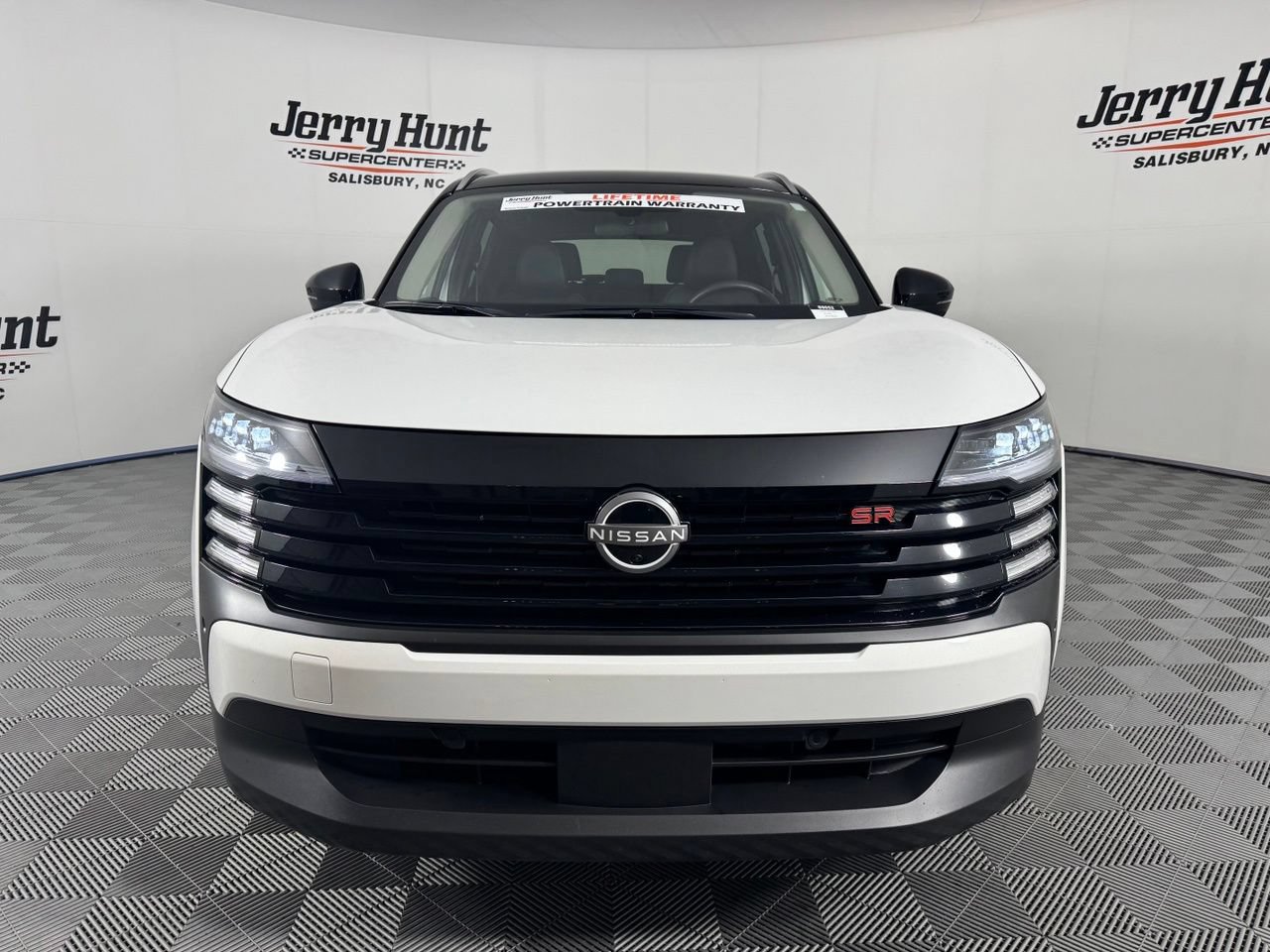 Used 2025 Nissan Kicks SR FWD image 4