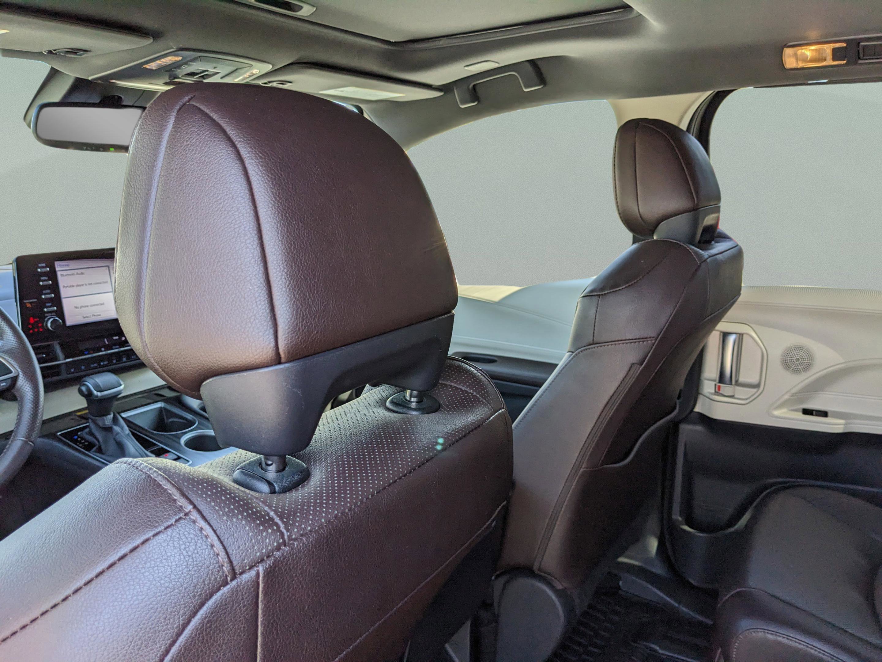 Used 2022 Toyota Sienna Platinum image 21