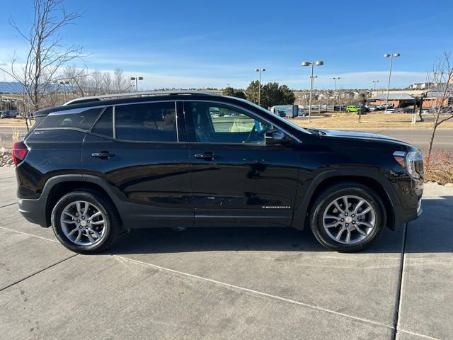 Used 2024 GMC Terrain SLT image 9