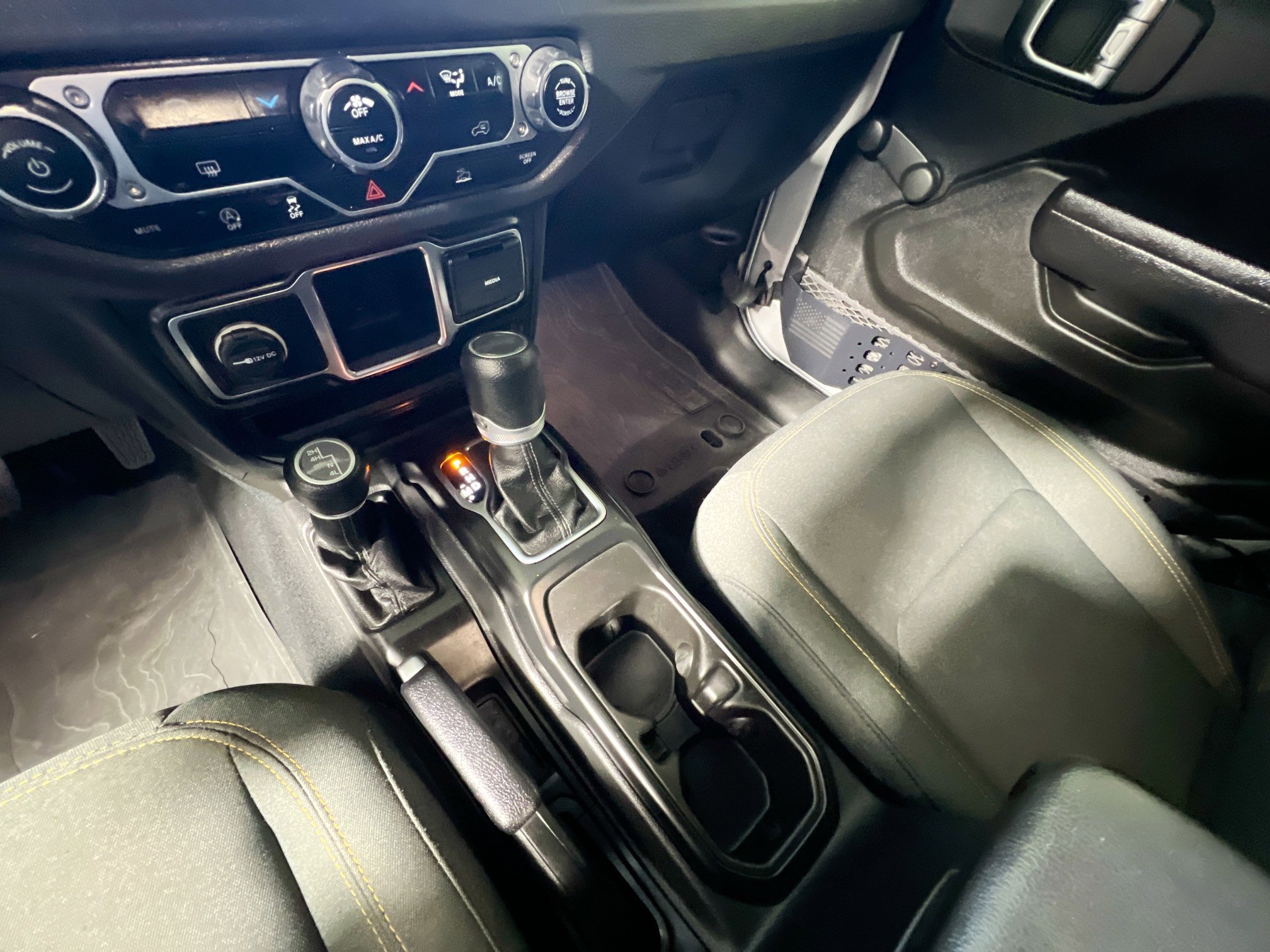 Used 2024 Jeep Wrangler Sport image 26