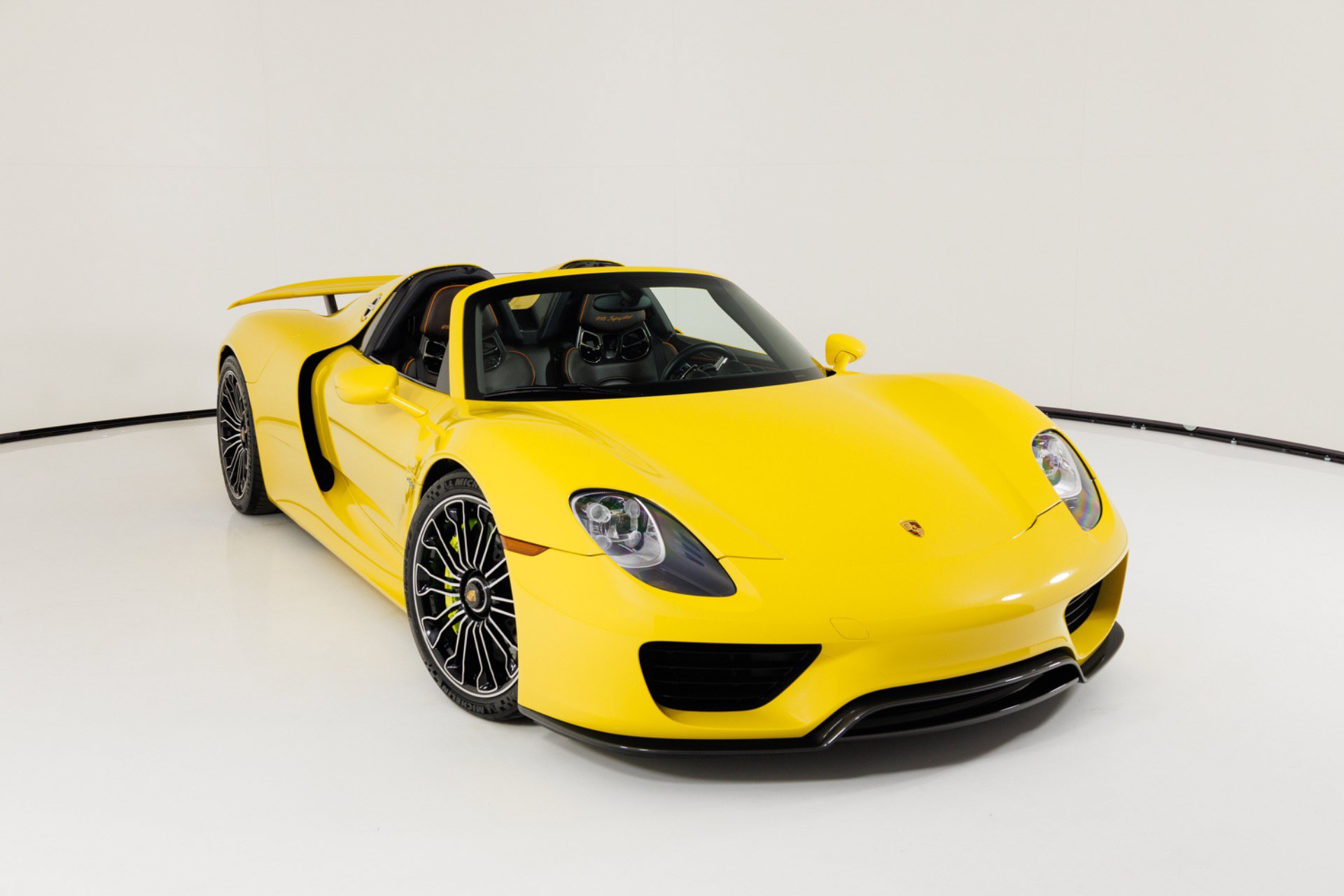 Used 2015 Porsche 918 Spyder AWD/4WD image 50