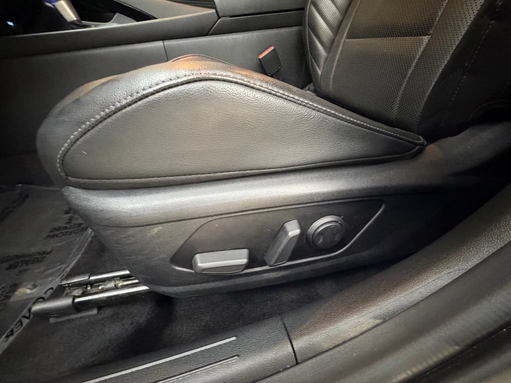 Used 2023 Hyundai Elantra Limited w/ Cargo Package FWD image 53