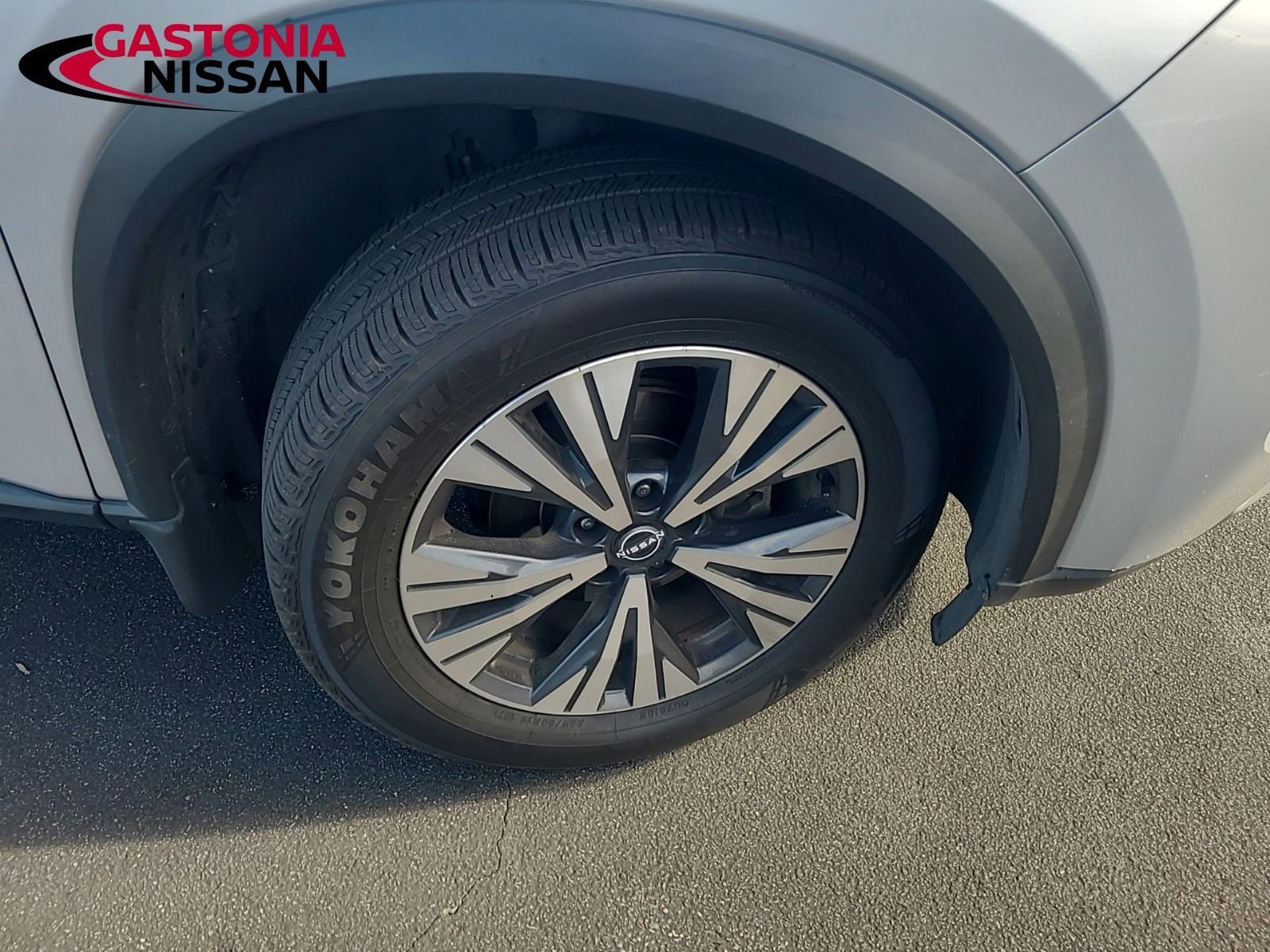 Used 2022 Nissan Rogue SV image 15