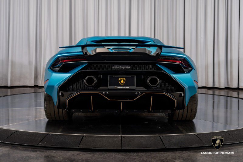 Used 2024 Lamborghini Huracan Tecnica image 14