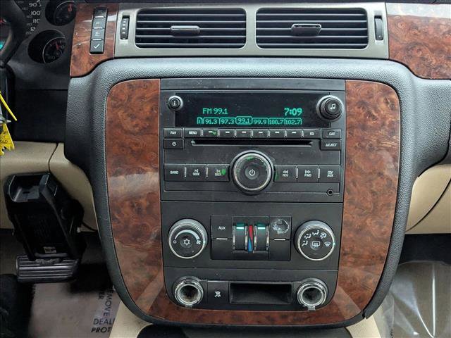 Used 2008 Chevrolet Suburban LT image 13