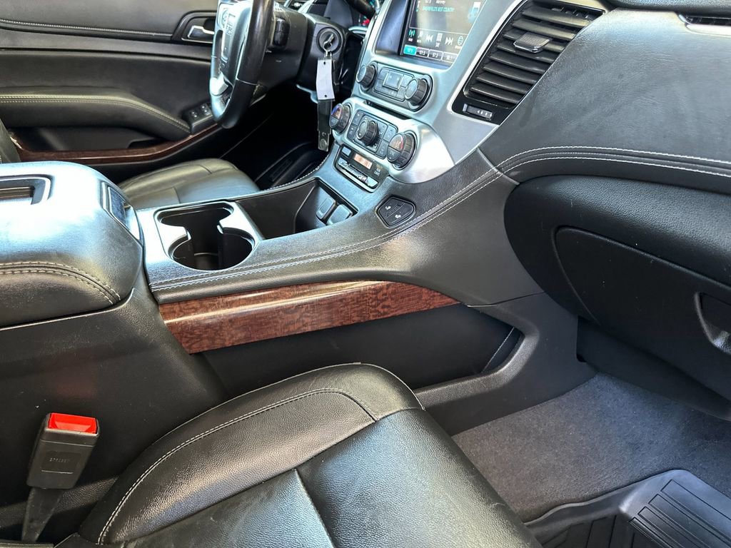 Used 2020 GMC Yukon XL SLT AWD/4WD image 16