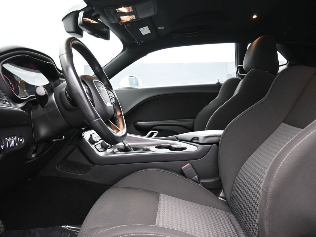 Used 2021 Dodge Challenger R/T w/ Performance Handling Group image 8