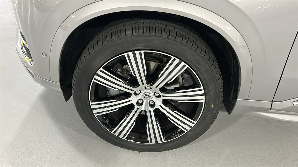 Certified 2023 Volvo XC90 B6 Ultimate w/ Protection Package Premier AWD/4WD image 8