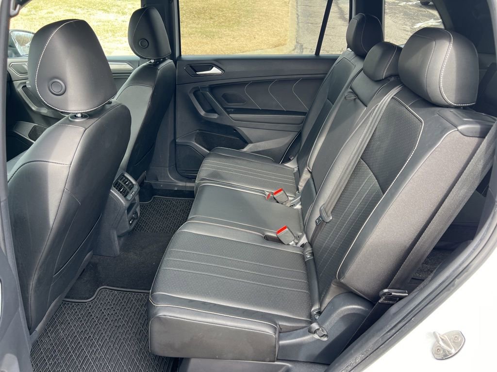 Used 2022 Volkswagen Tiguan SE R-Line image 24