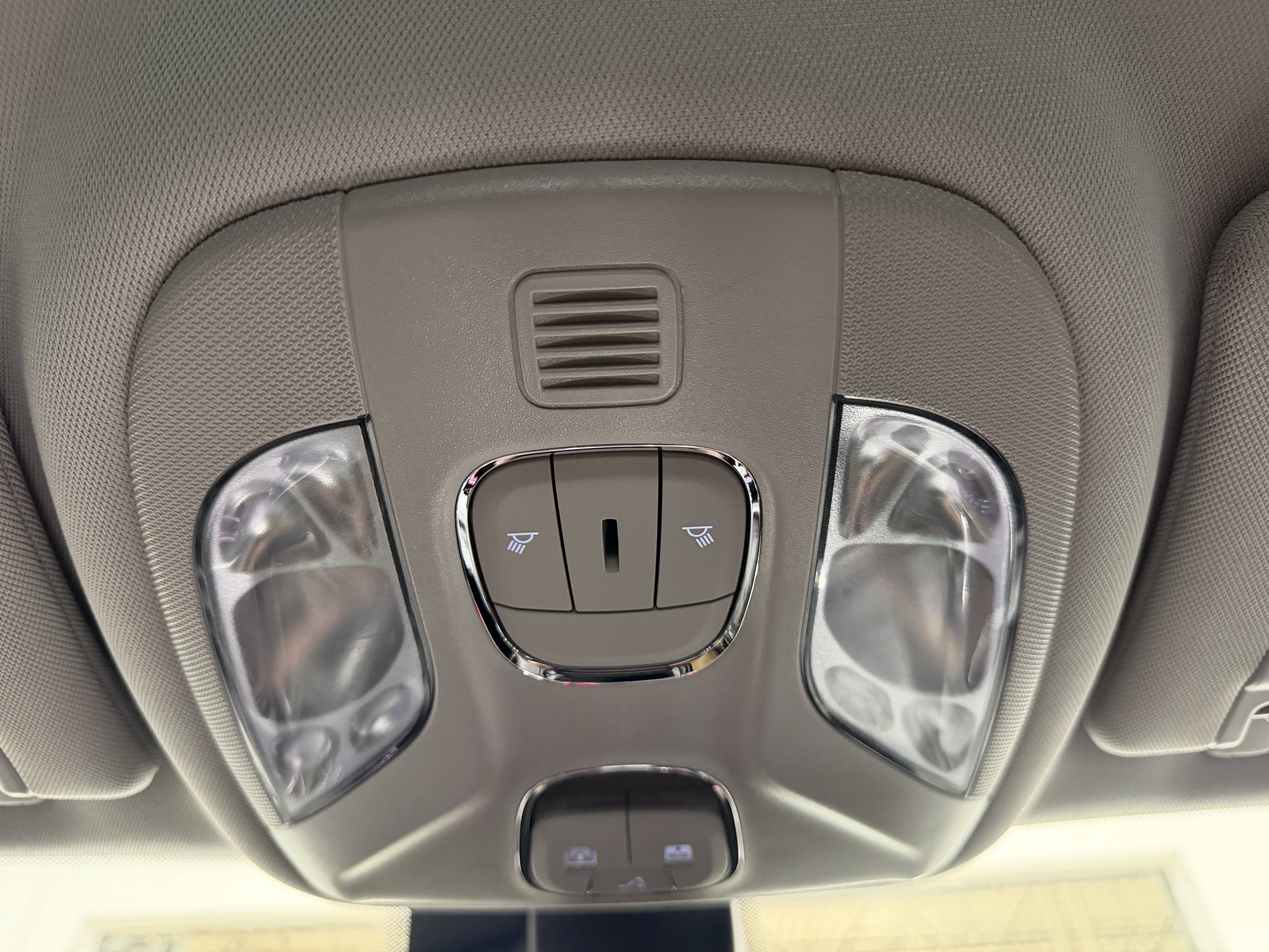 Used 2022 Jeep Compass Latitude w/ Sun and Sound Group AWD/4WD image 13