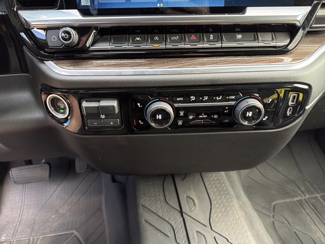 Used 2022 Chevrolet Silverado 1500 LT w/ Protection Package AWD/4WD image 21