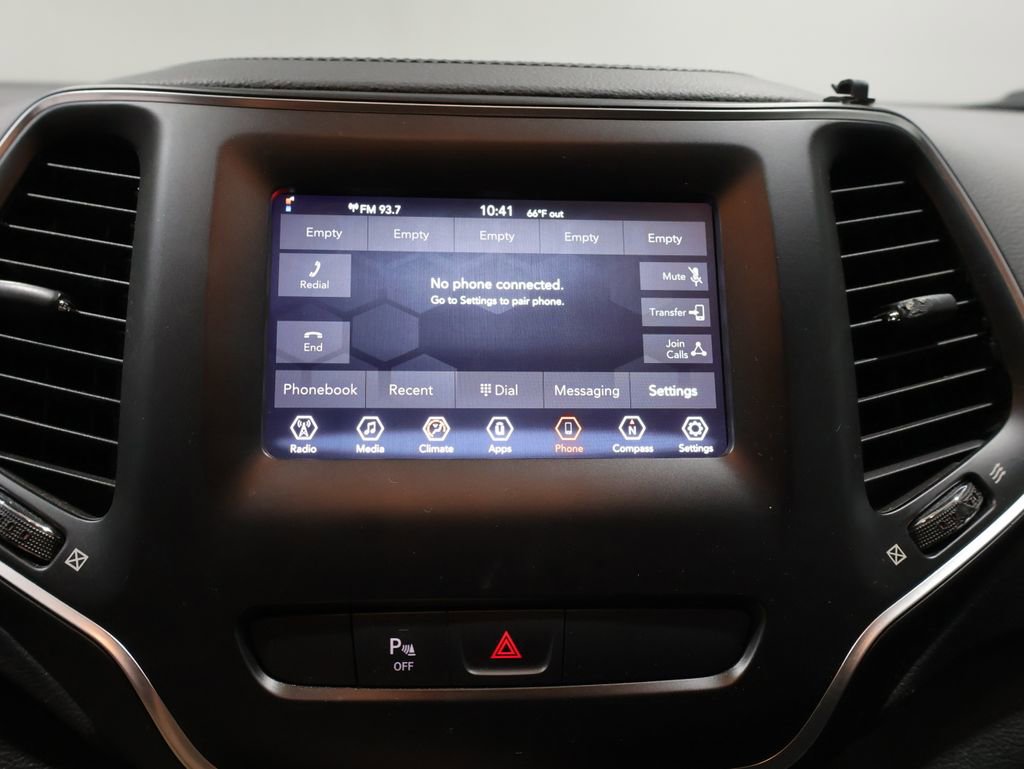 Used 2019 Jeep Cherokee Latitude Plus AWD/4WD image 26