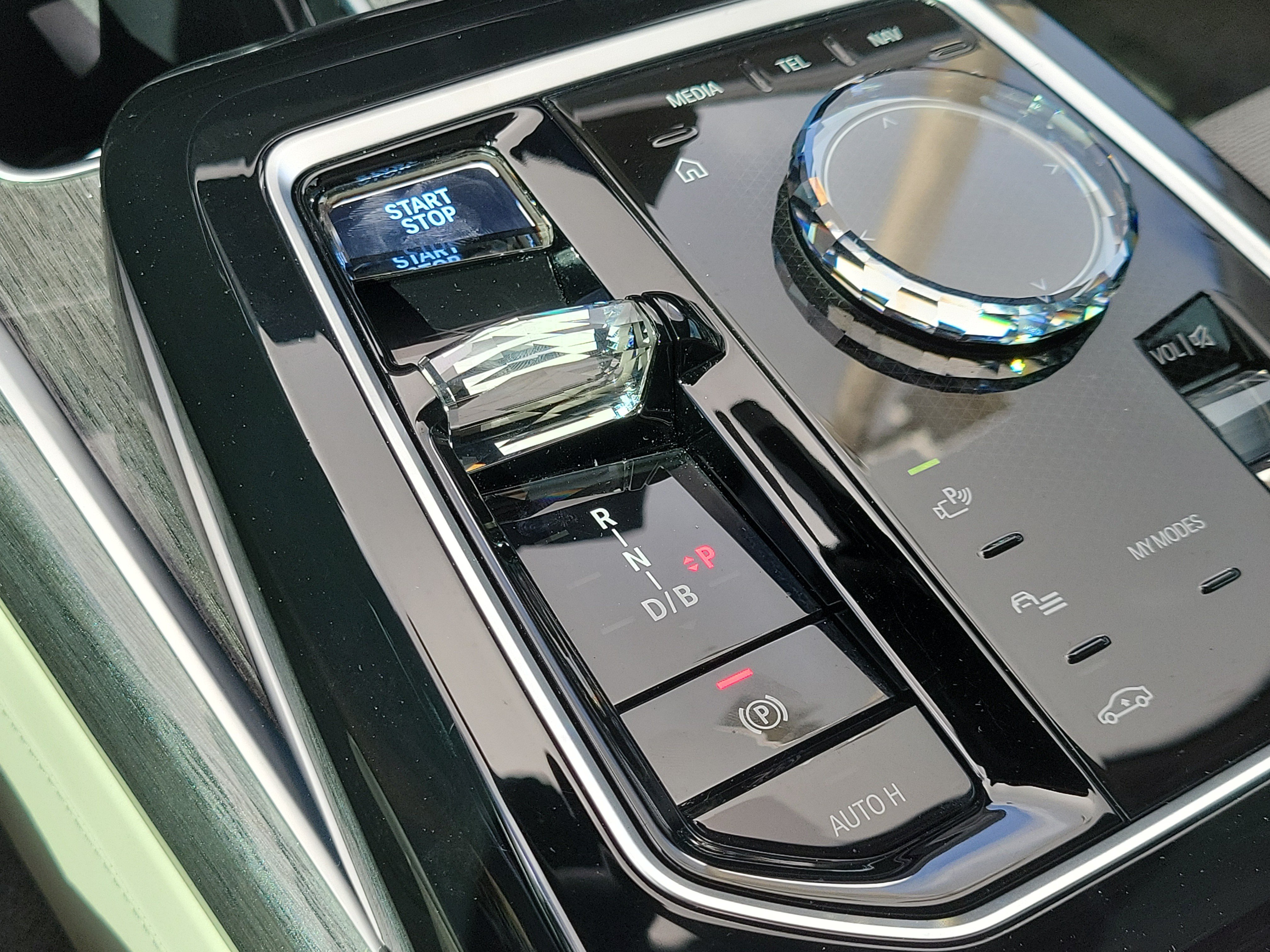 Certified 2024 BMW i7 xDrive60 AWD/4WD image 29