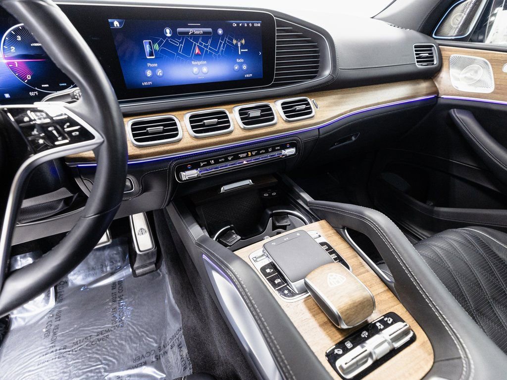 Used 2024 Mercedes-Benz Maybach GLS 600 4MATIC image 15