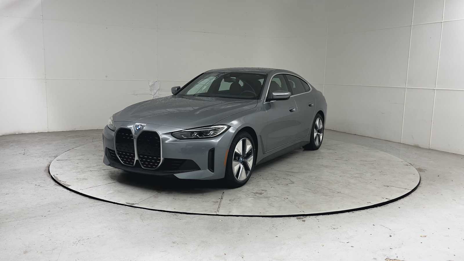 Used 2023 BMW i4 eDrive35 w/ Premium Package RWD image 6