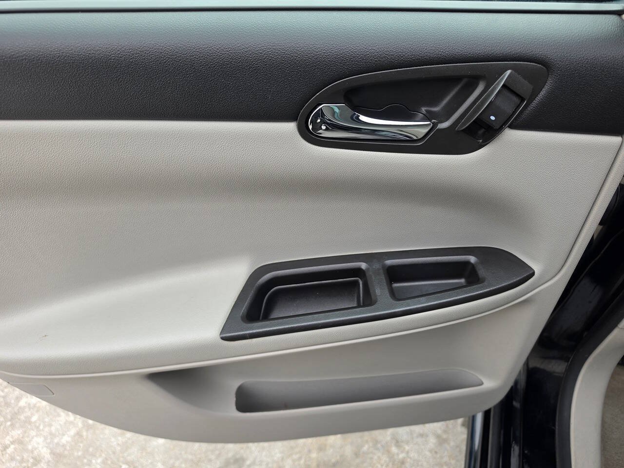 Used 2016 Chevrolet Impala LTZ FWD image 21