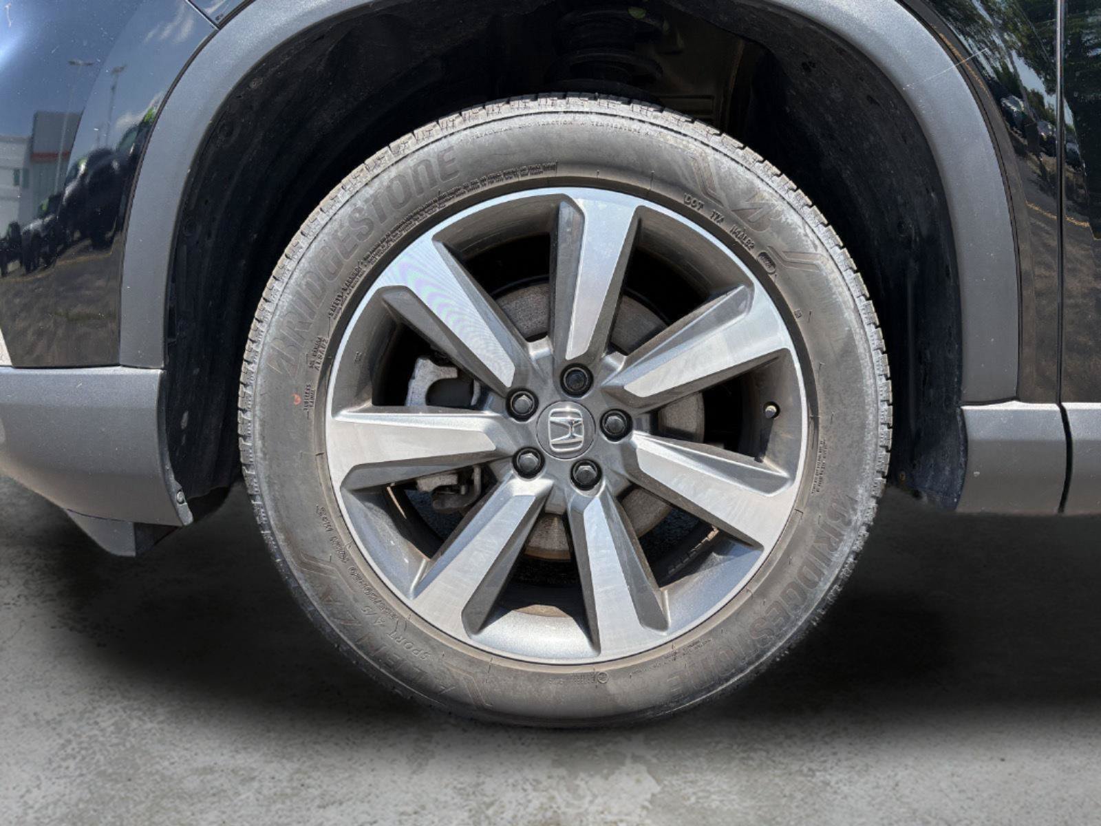 Used 2025 Honda Pilot Elite image 19