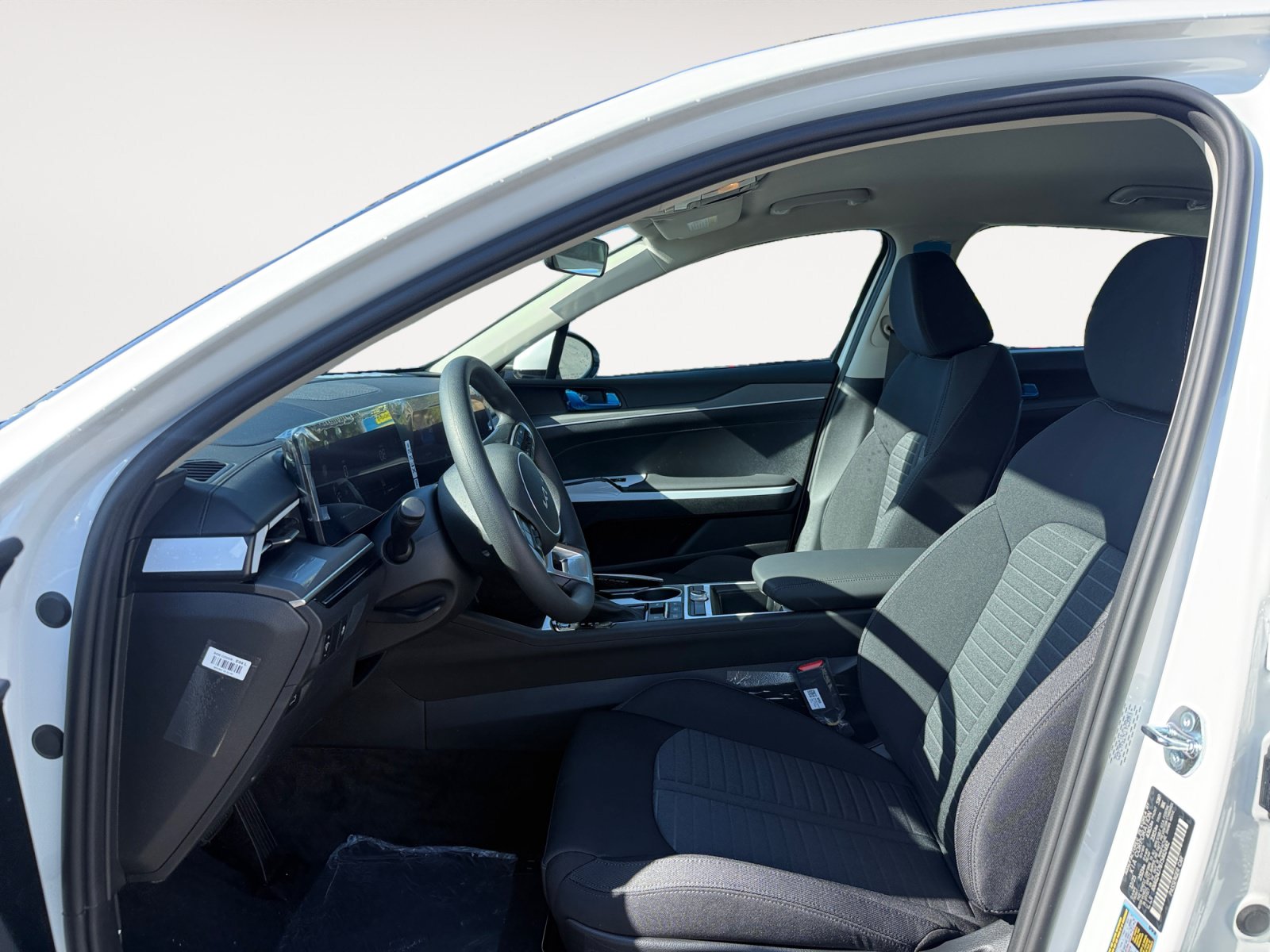 New 2026 Kia K5 LXS FWD image 10