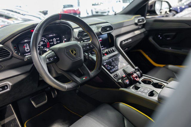 Used 2023 Lamborghini Urus Performante image 42