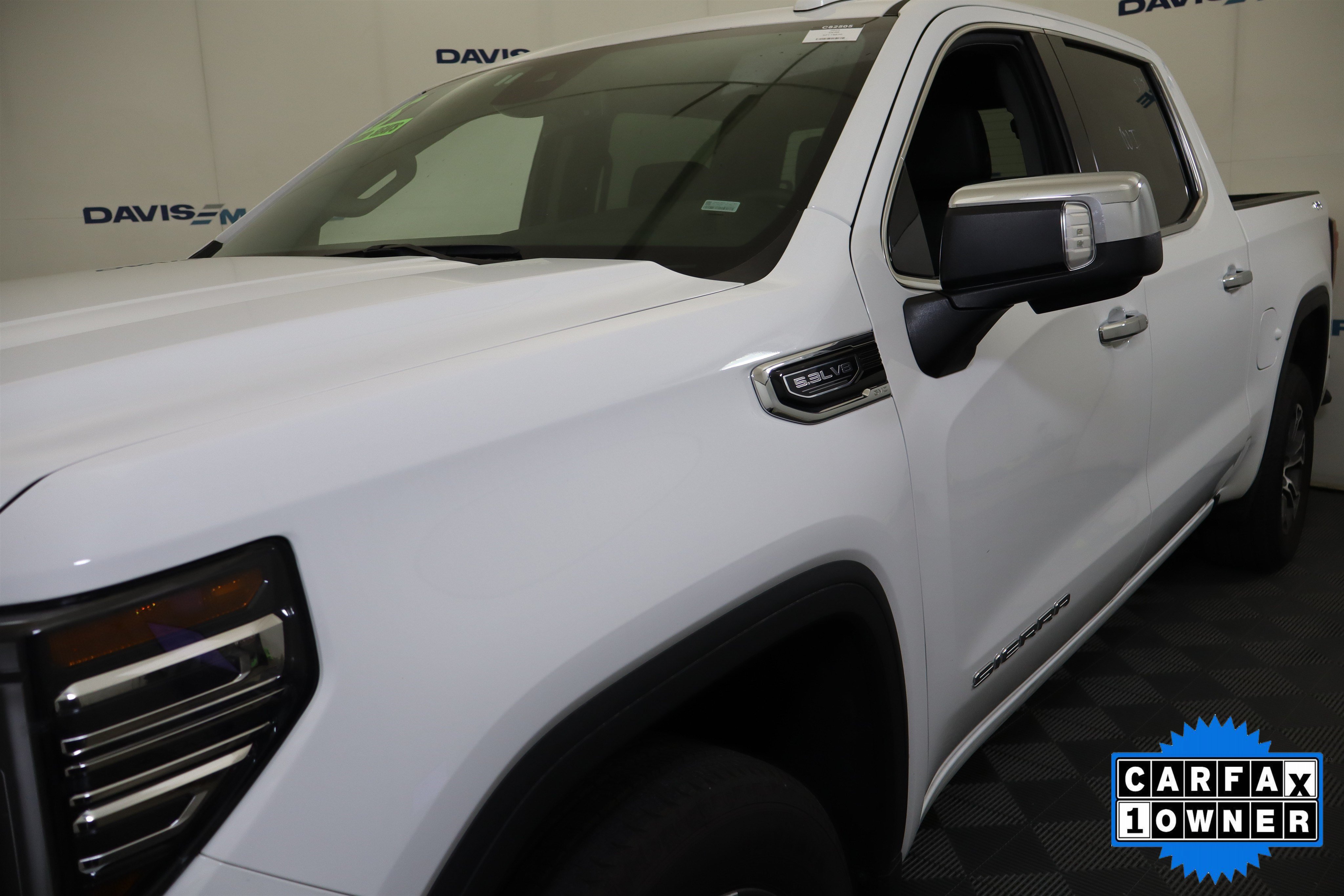 Used 2025 GMC Sierra 1500 SLT AWD/4WD image 13