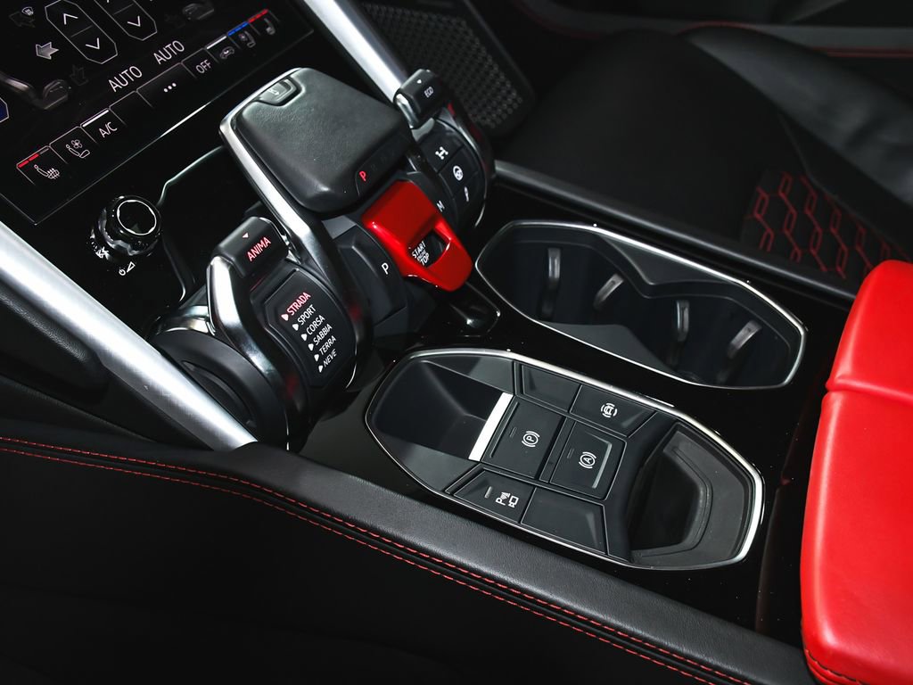 Used 2022 Lamborghini Urus AWD/4WD image 51