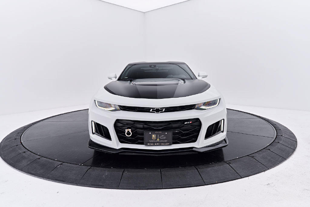 Used 2021 Chevrolet Camaro ZL1 RWD image 17