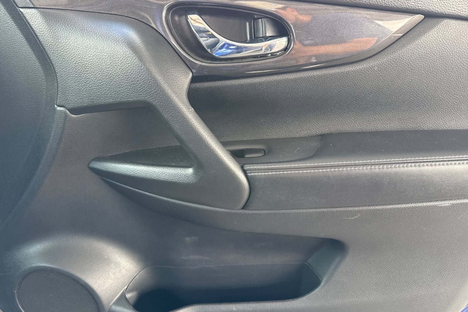 Used 2018 Nissan Rogue SV FWD image 26