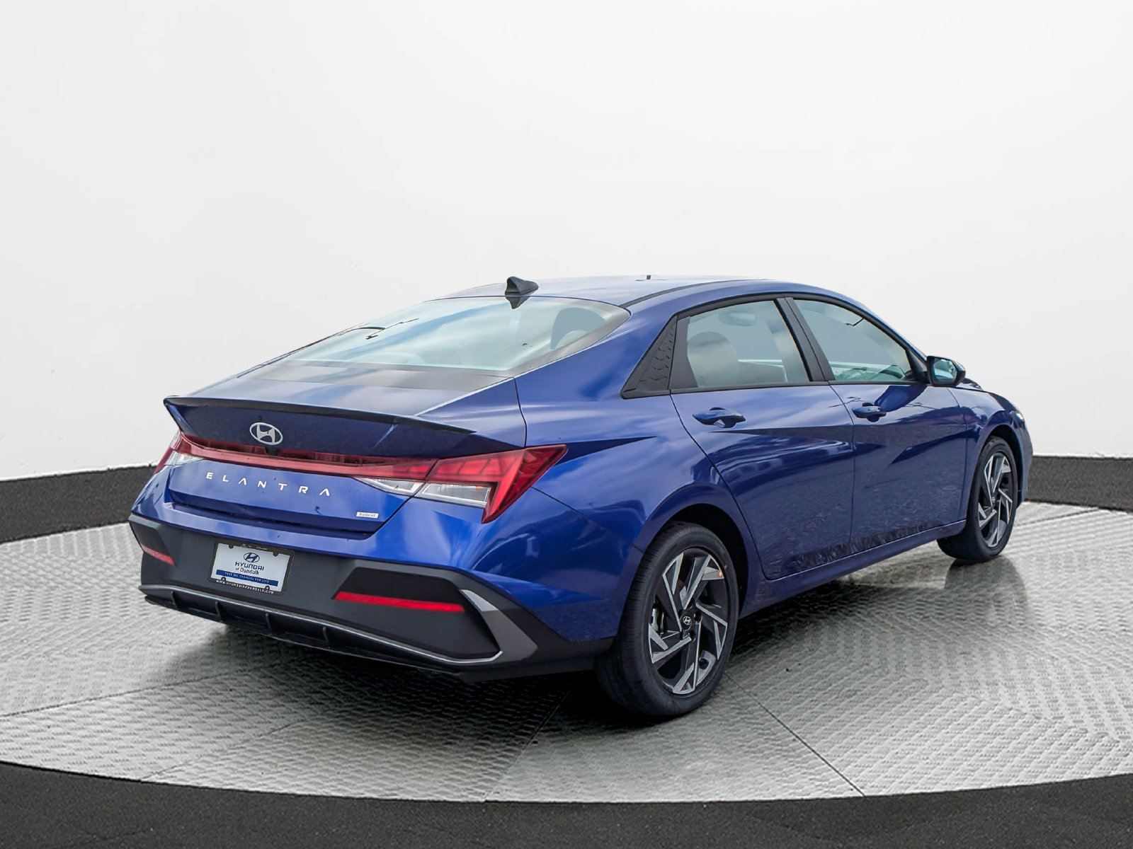 Used 2025 Hyundai Elantra SEL FWD image 6
