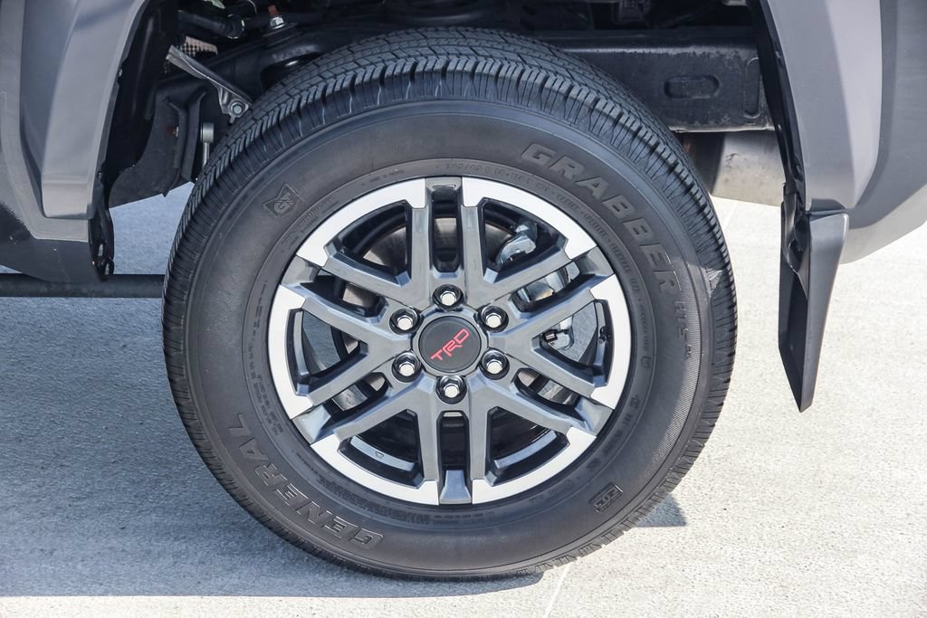 Used 2025 Toyota Tacoma TRD Sport AWD/4WD image 11