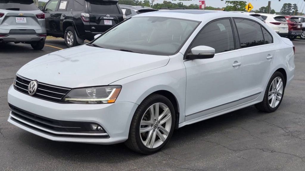 Used 2017 Volkswagen Jetta SEL FWD image 4
