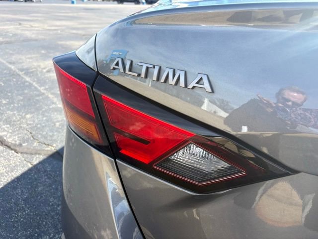 Used 2025 Nissan Altima 2.5 SV image 9