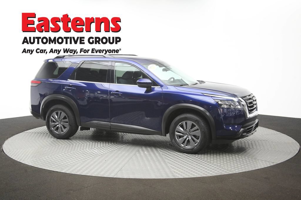 Used 2025 Nissan Pathfinder SV FWD image 48