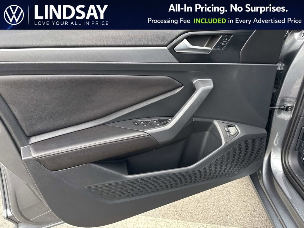 Used 2022 Volkswagen Jetta SE FWD image 9