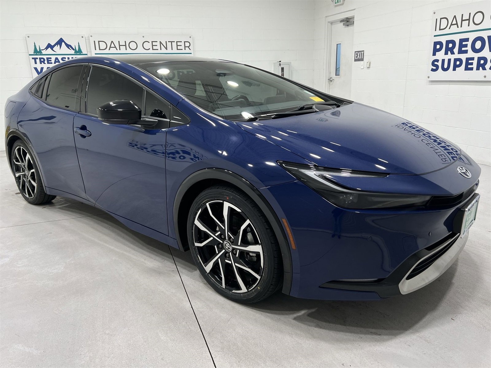 Used 2023 Toyota Prius Prime Premium video 2