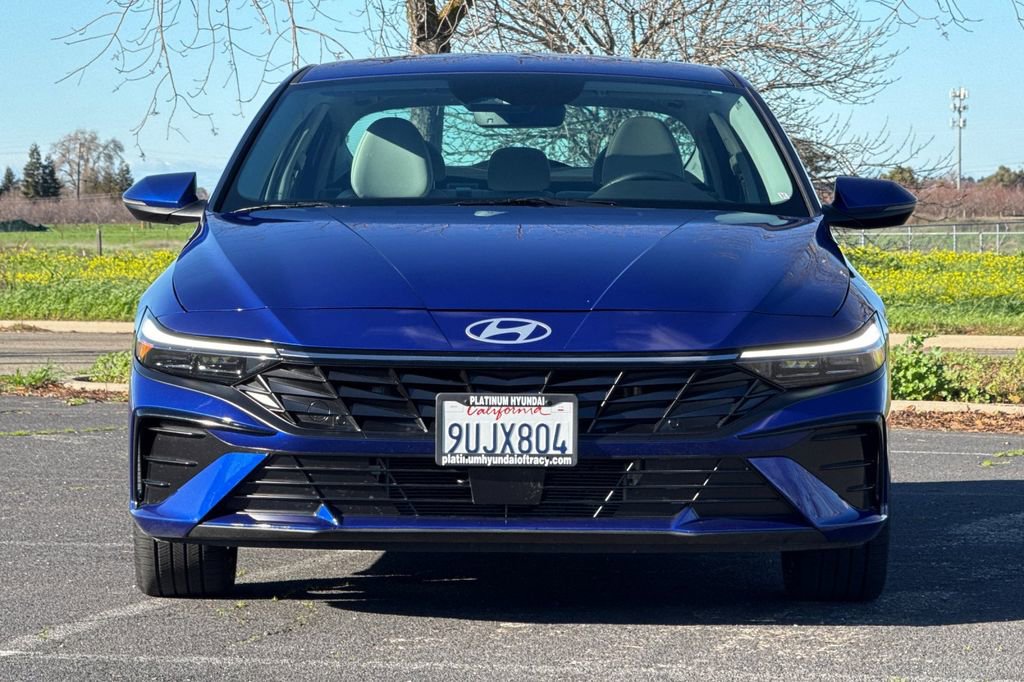 Used 2025 Hyundai Elantra Limited image 6