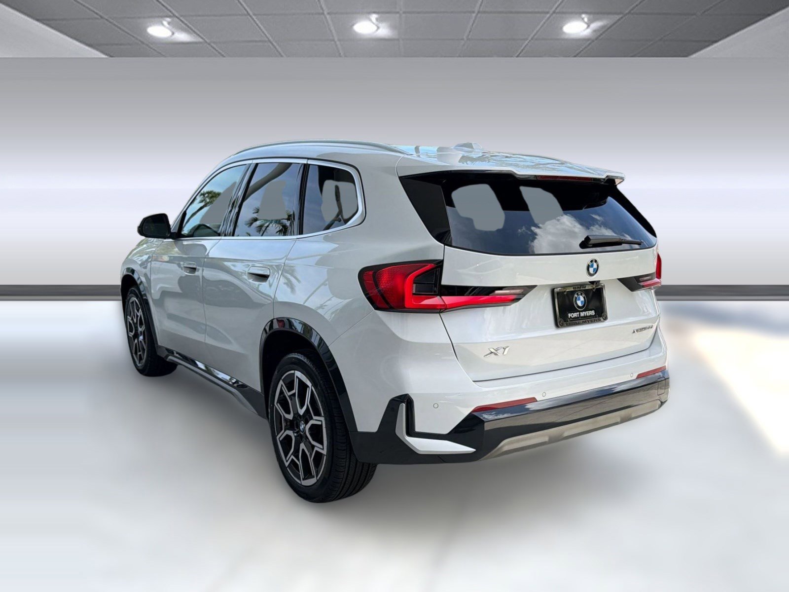Used 2026 BMW X1 xDrive28i w/ Convenience Package AWD/4WD image 3