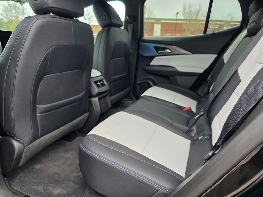 Used 2025 Chevrolet Equinox EV LT image 27