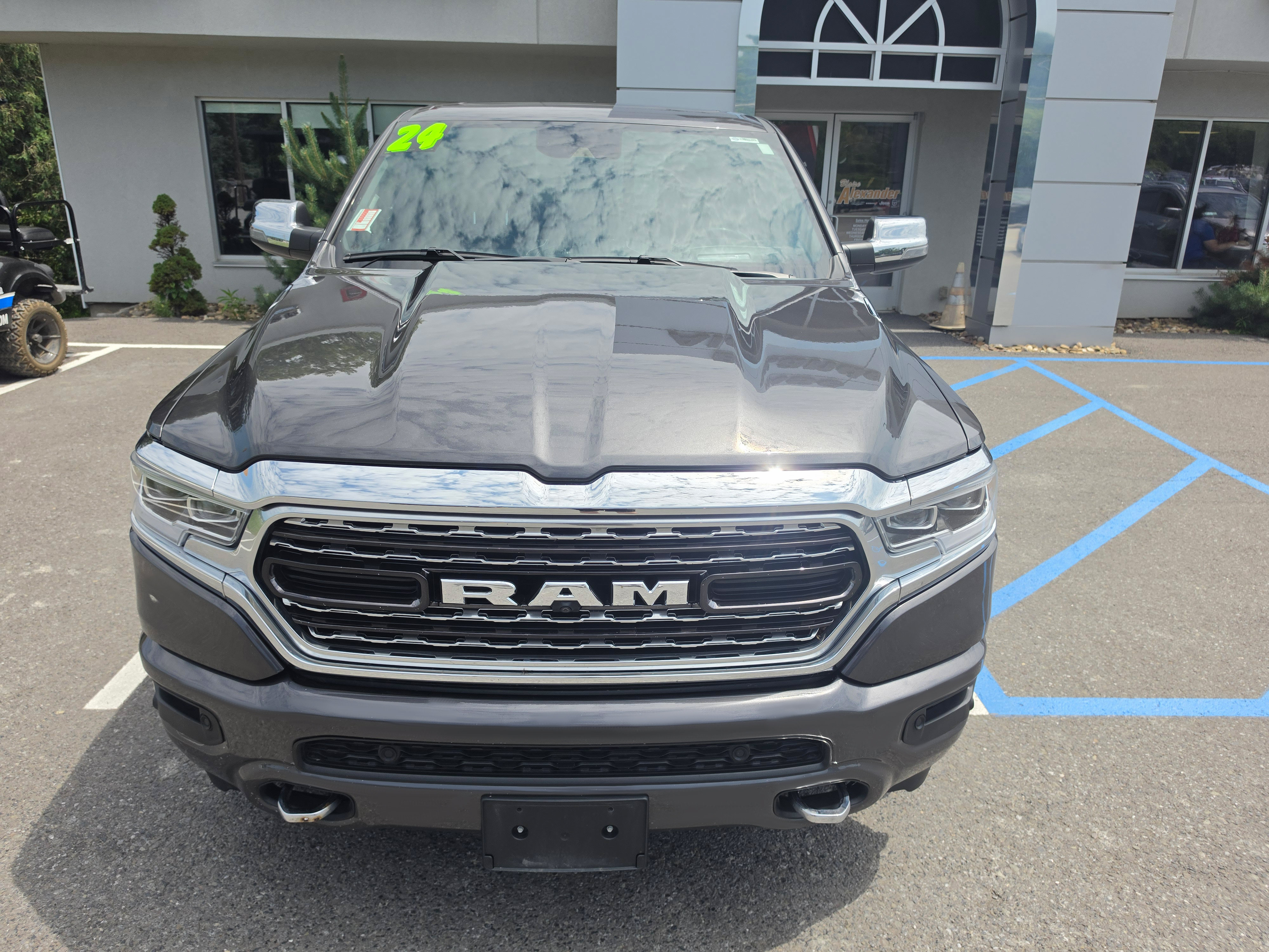 Used 2024 RAM 1500 Limited AWD/4WD image 12