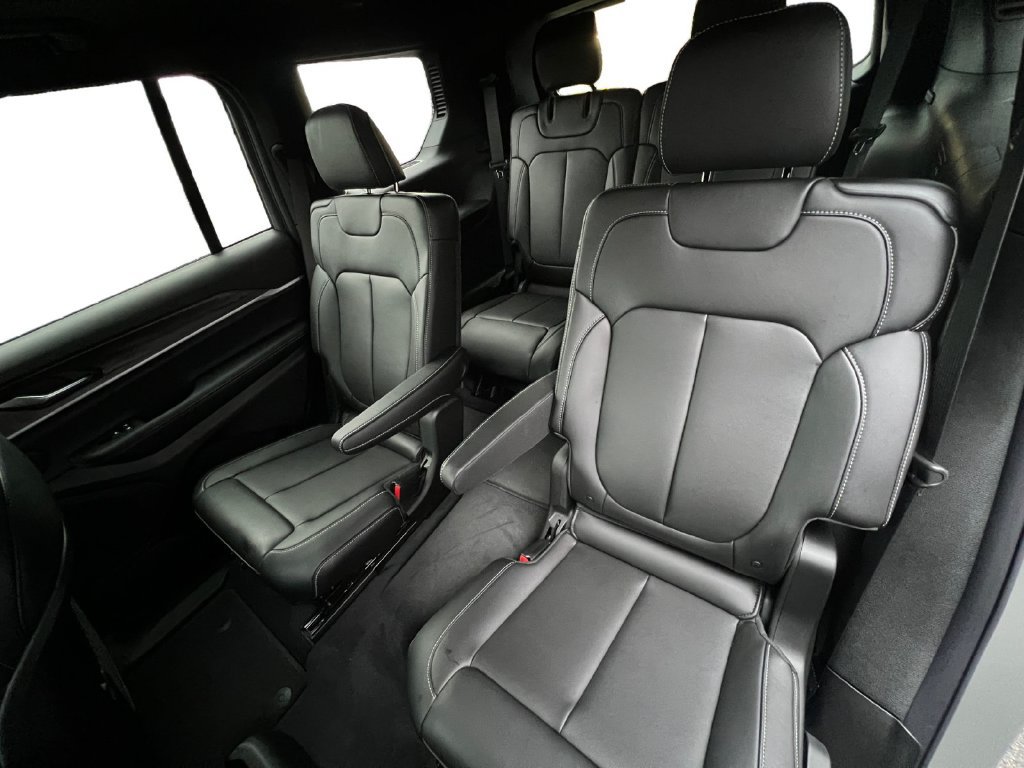 New 2027 Jeep Grand Cherokee L Limited RWD image 22