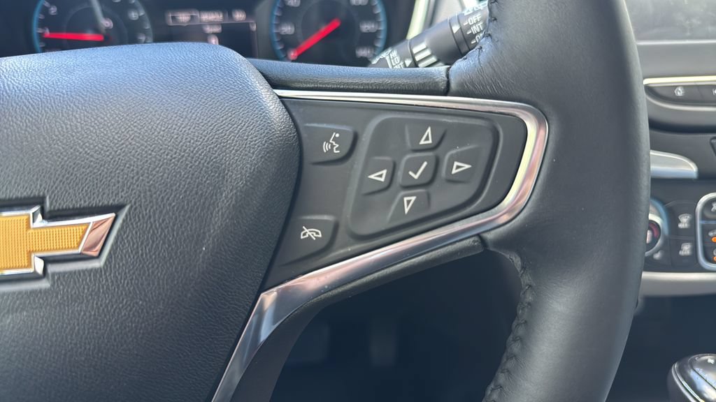 Used 2018 Chevrolet Equinox LT FWD image 19