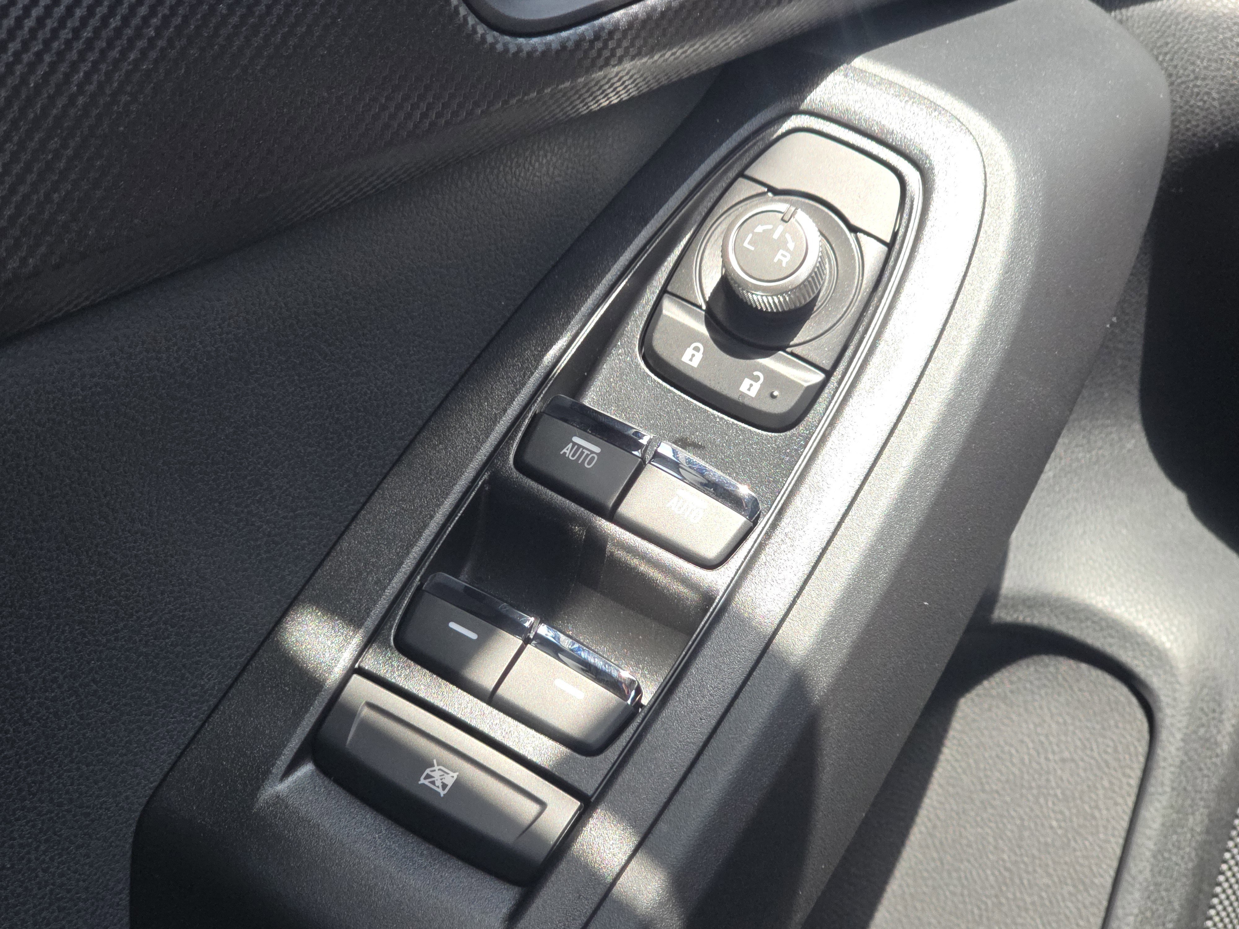 New 2025 Subaru Crosstrek 2.5i Limited w/ Crosstrek Mirror Package image 24